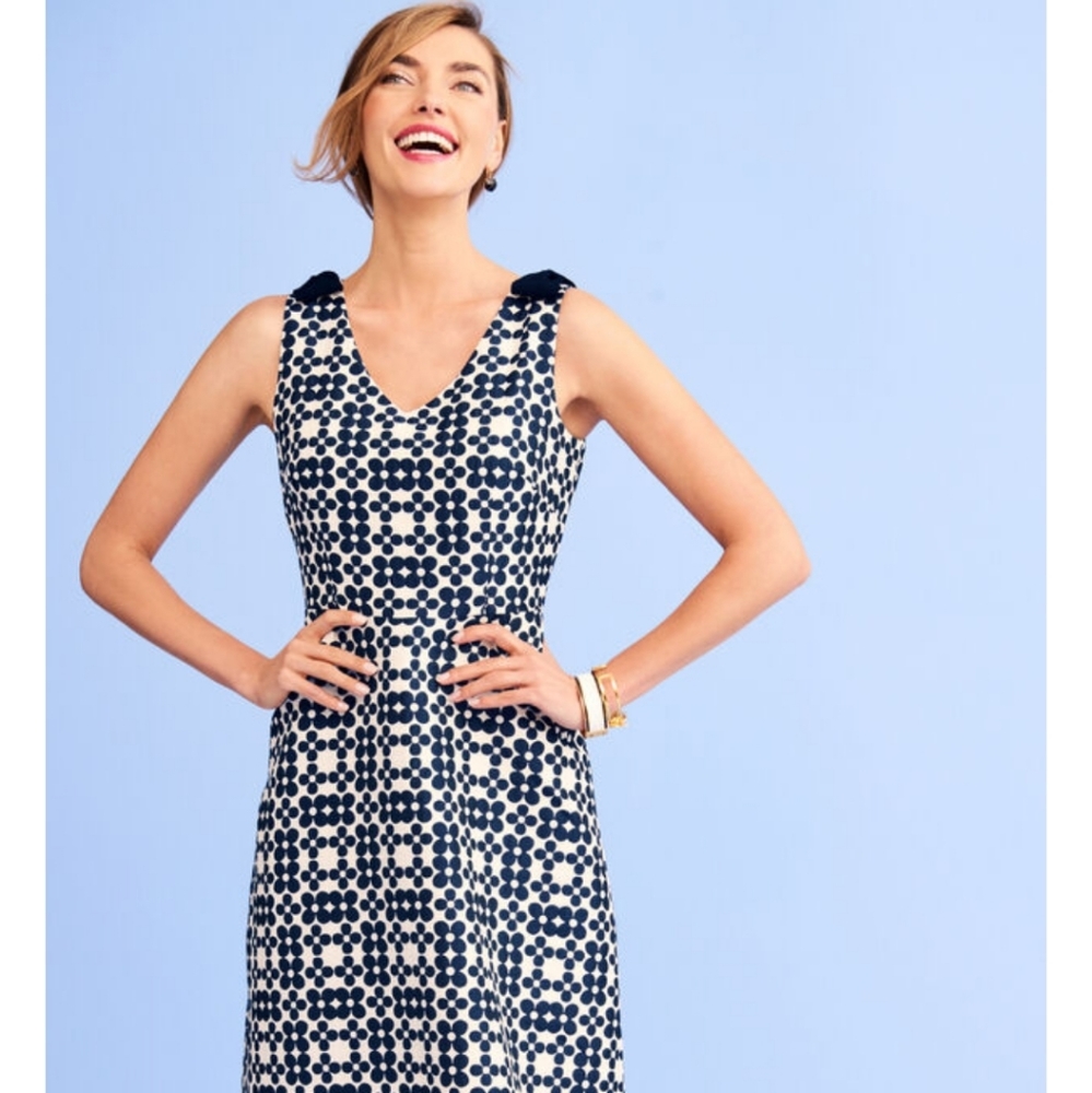 Talbots jacquard daisy fit and flare navy and white dress Size 6
